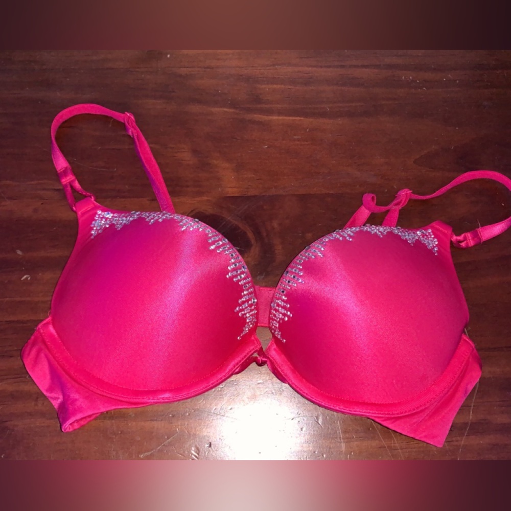 Victorias se ret bombshell bra